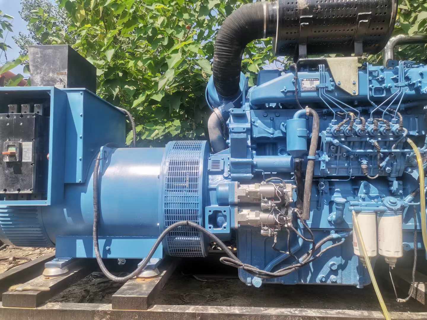 仁布详细说明降低 800kW 柴油发电机输出电流波动的方法